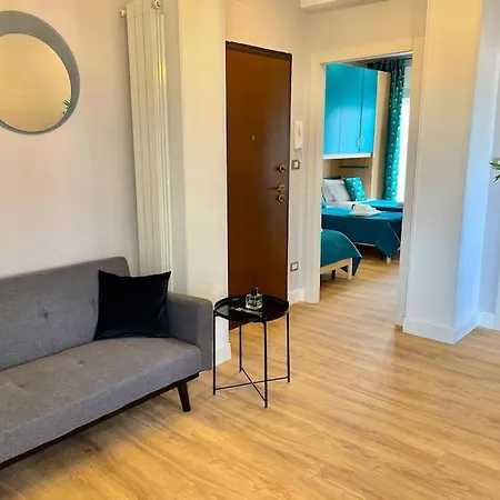 Metro B, Piazza Bologna Apartman *